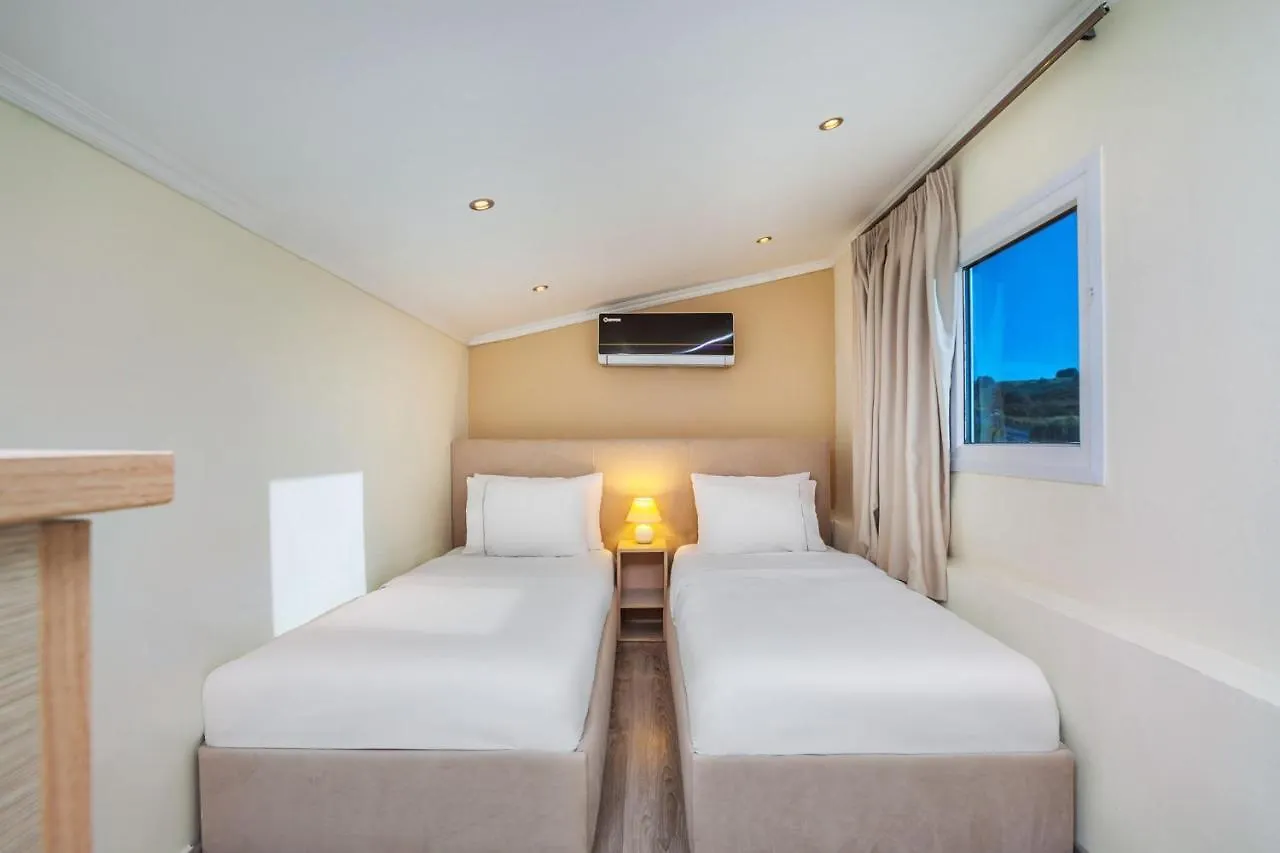 Sunny Villa Grande 하니오티